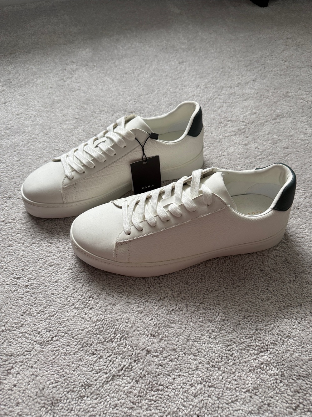 ZARA white Low-Top Sneakers with Dark Green Heel Tab